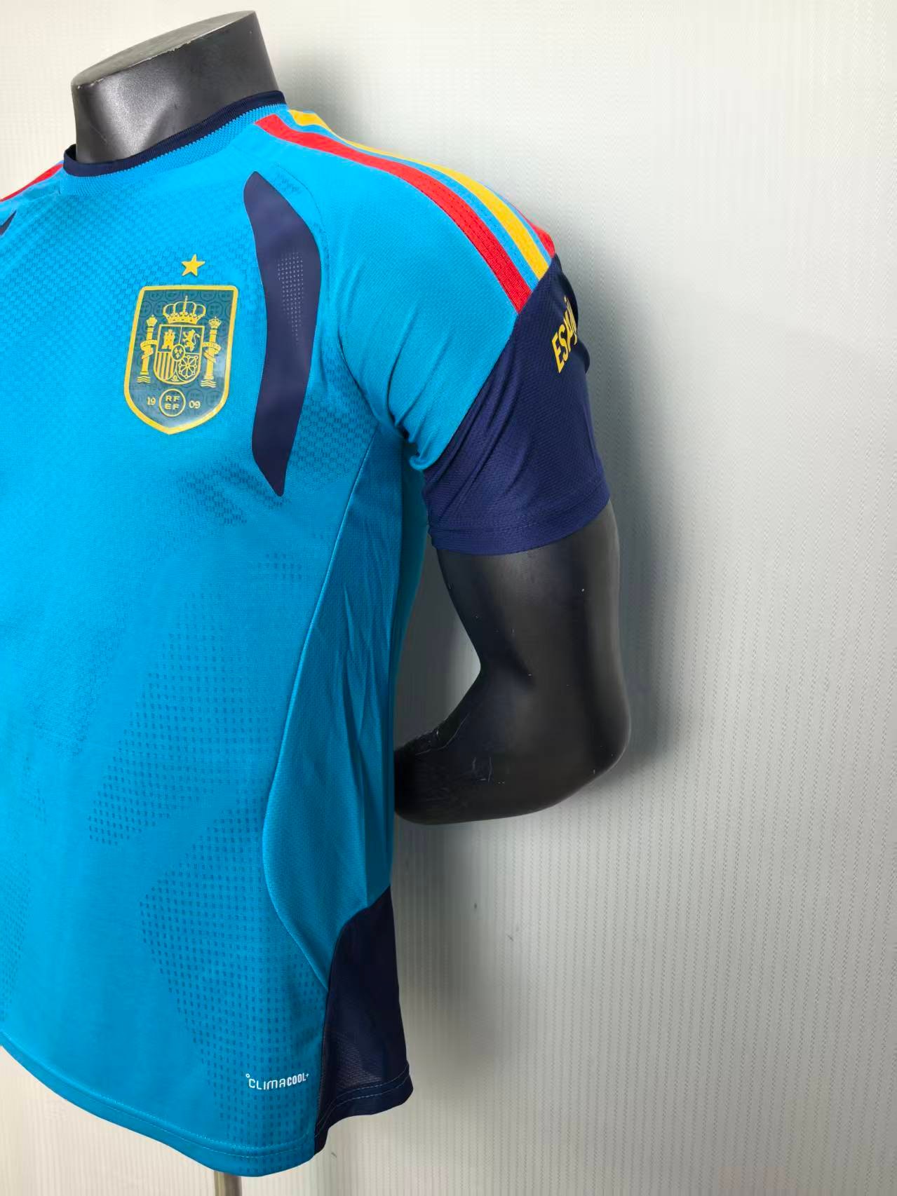 Spain 2026 World Cup Training Kit – Player Version (Half Sleeve) - Image 5